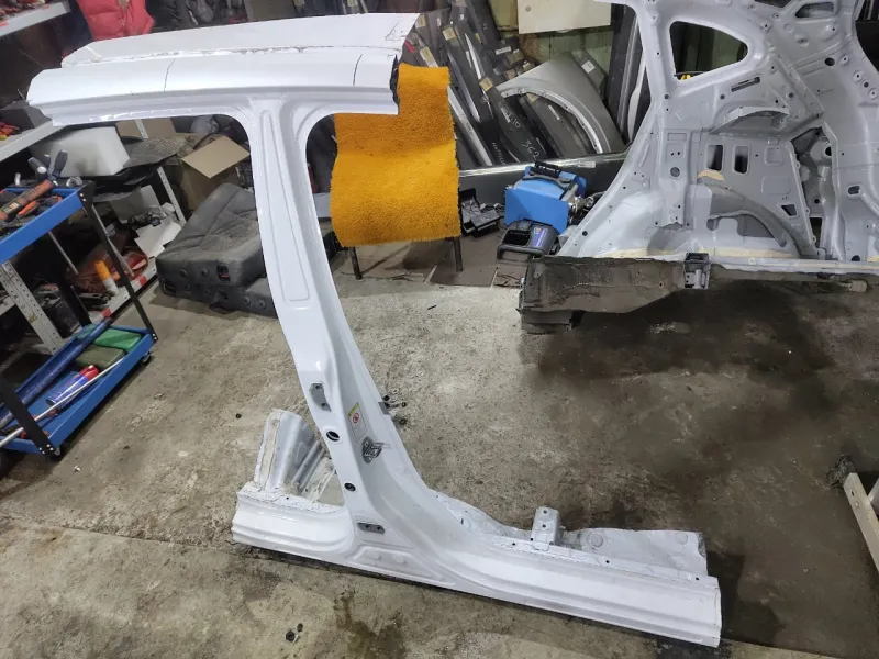 Порог с центральной стойкой