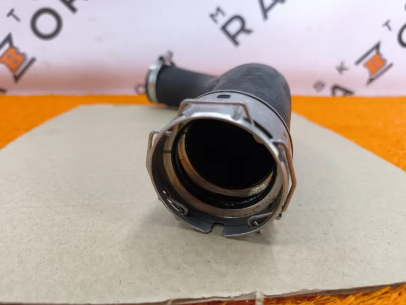 Патрубок интеркулера