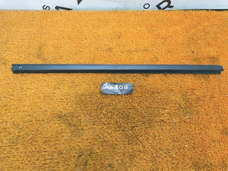 Уплотнитель стекла двери