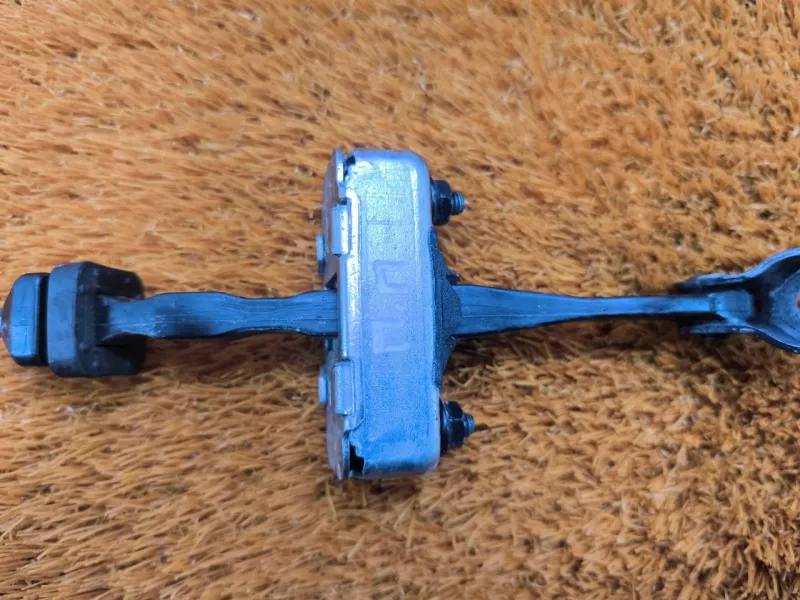 Ограничитель двери