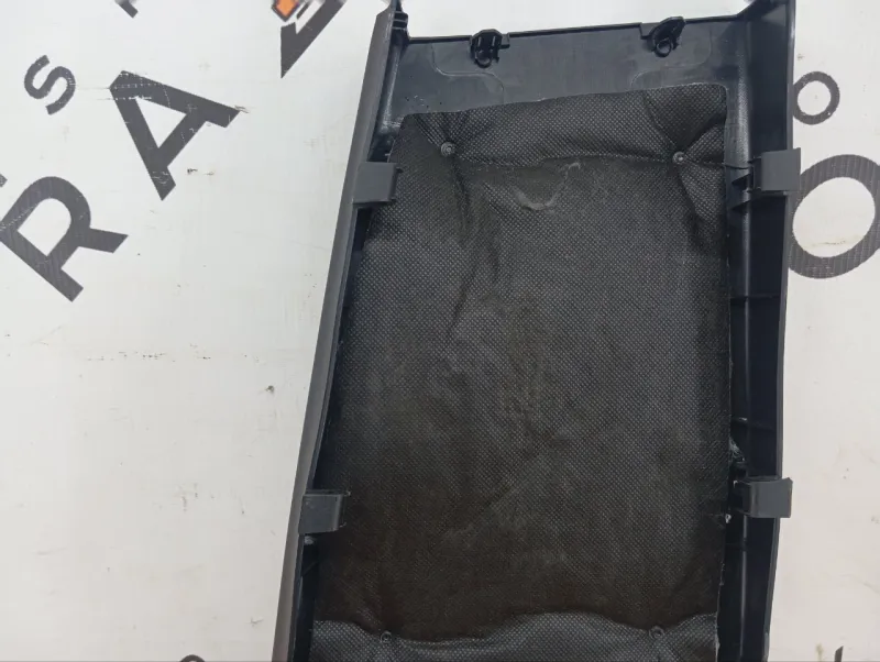 Обшивка центральной стойки