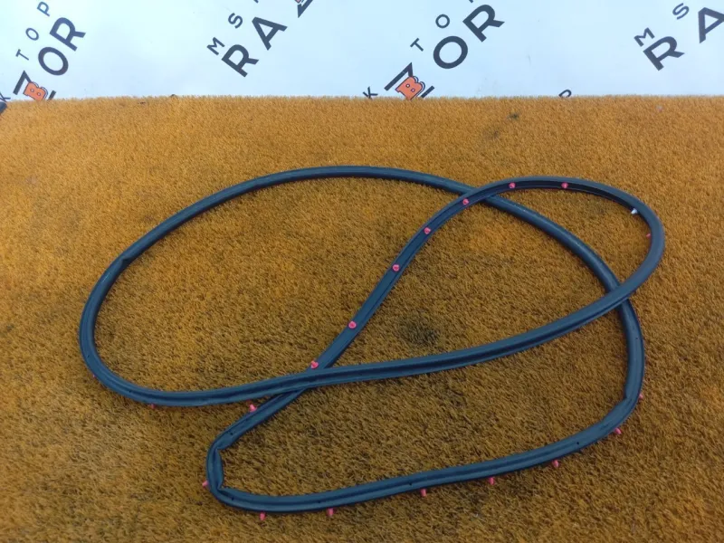 Уплотнитель двери