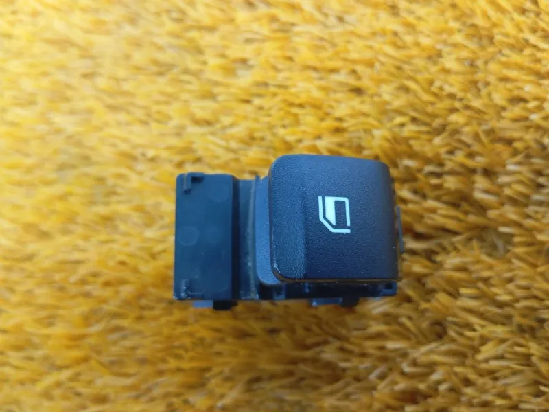 Кнопка стеклоподъемника