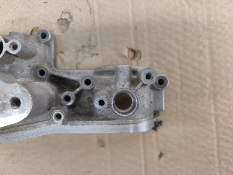 Крышка двигателя передняя