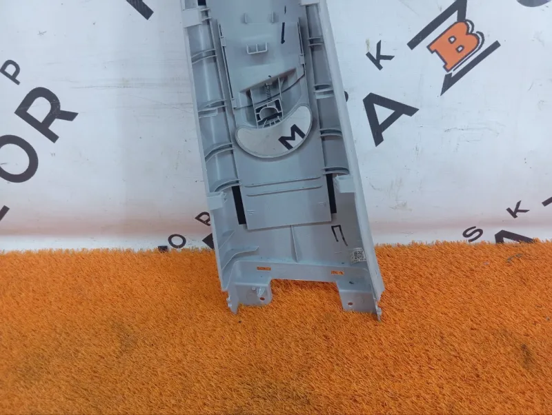 Обшивка центральной стойки