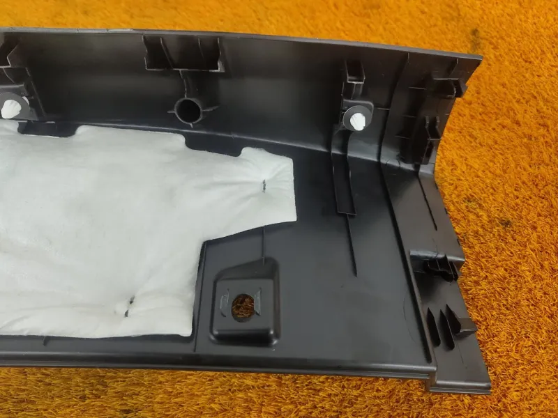 Накладка замка багажника