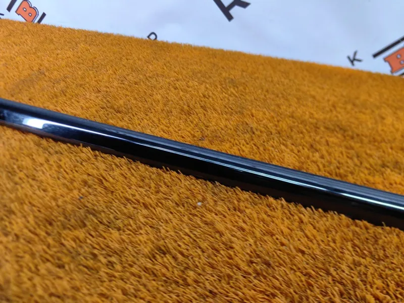 Молдинг стекла