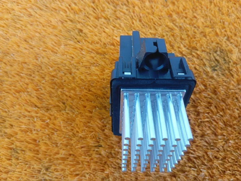 Резистор отопителя