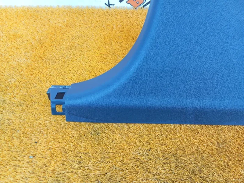 Обшивка центральной стойки