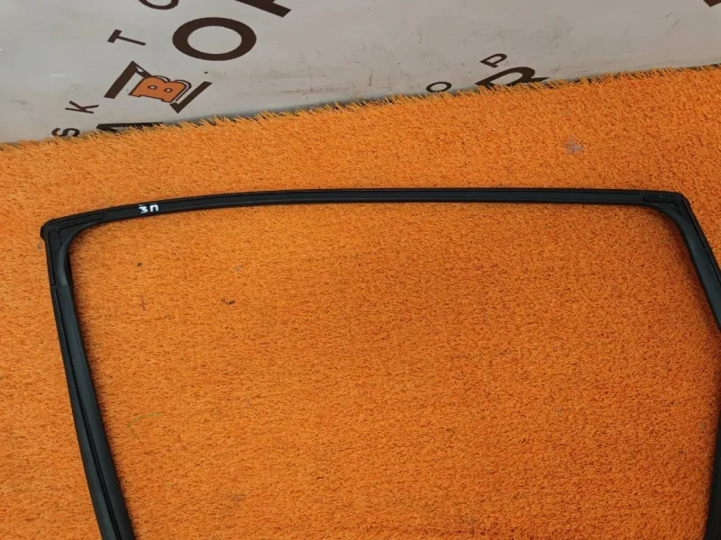 Уплотнитель стекла двери