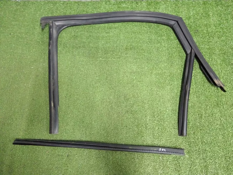 Уплотнитель стекла двери