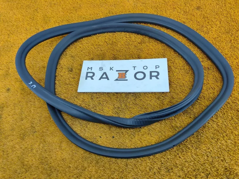 Уплотнитель проема двери