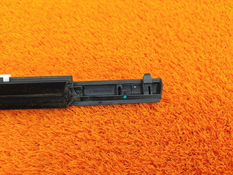 Молдинг стекла