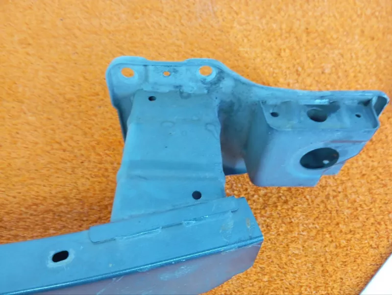 Усилитель бампера