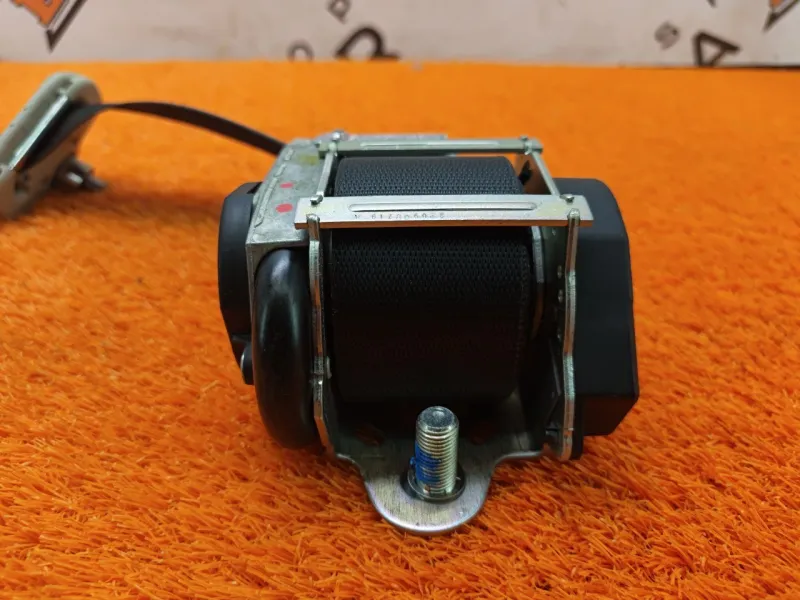 Ремень безопасности