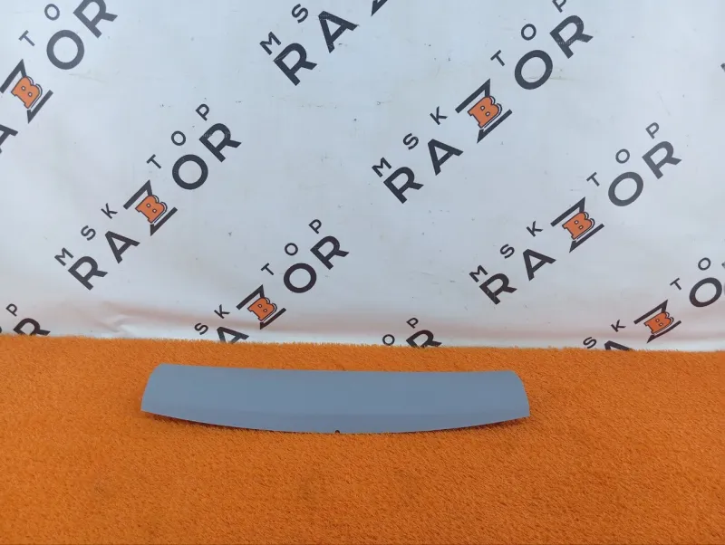 Обшивка двери багажника