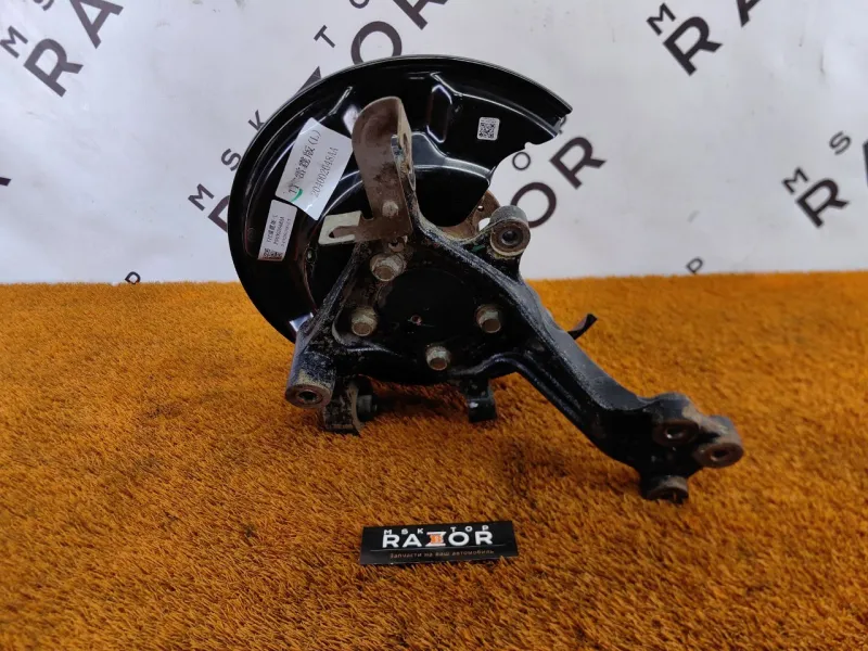 Кулак поворотный