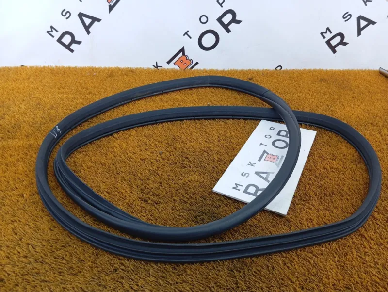 Уплотнитель проема двери