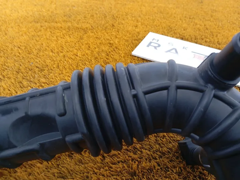 Патрубок воздушного фильтра