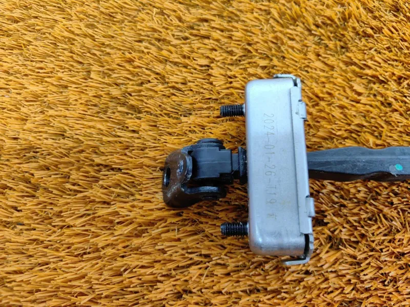 Ограничитель двери