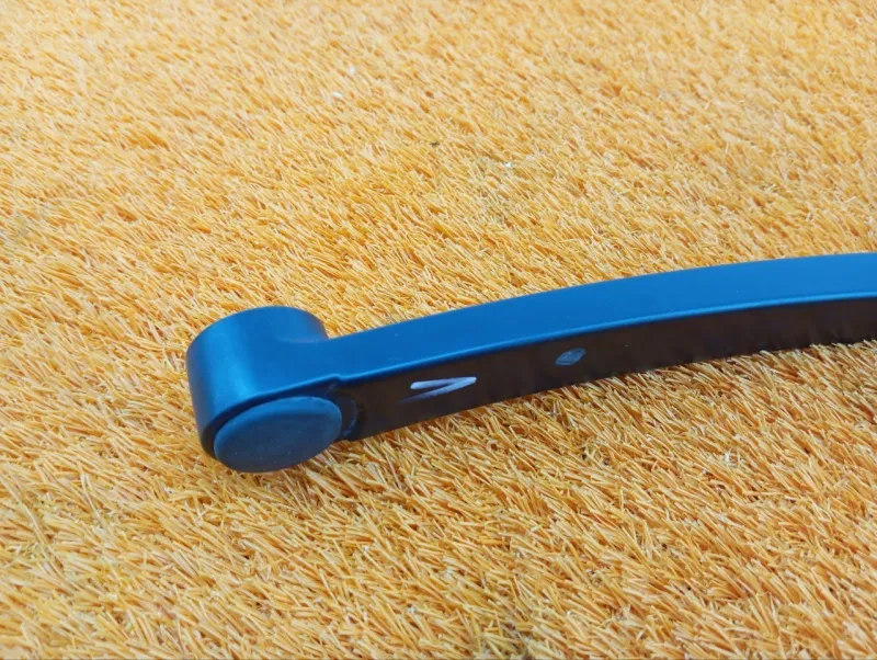 поводок стеклоочистителя