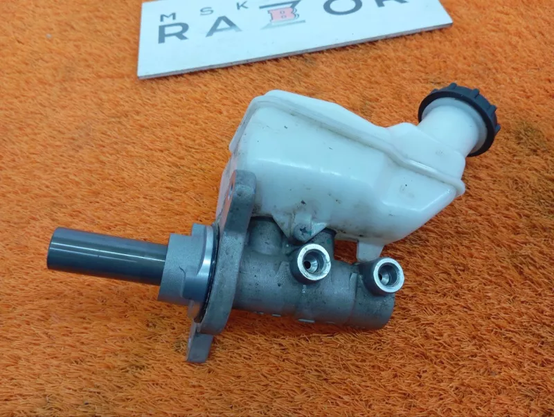 Главный тормозной цилиндр