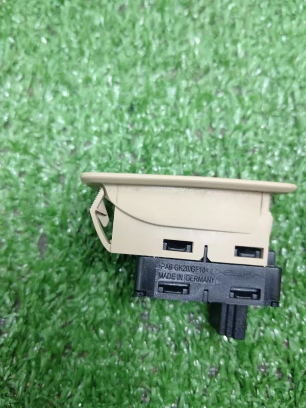 Кнопка стеклоподъемника