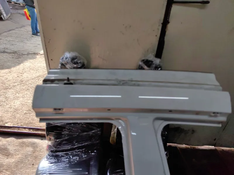 Порог с центральной стойкой