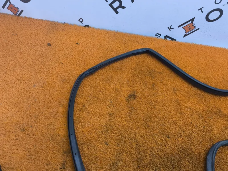 Уплотнитель двери