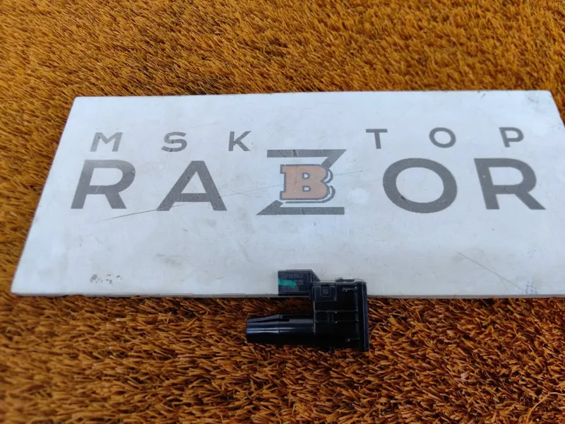 Датчик температуры воздуха в салоне