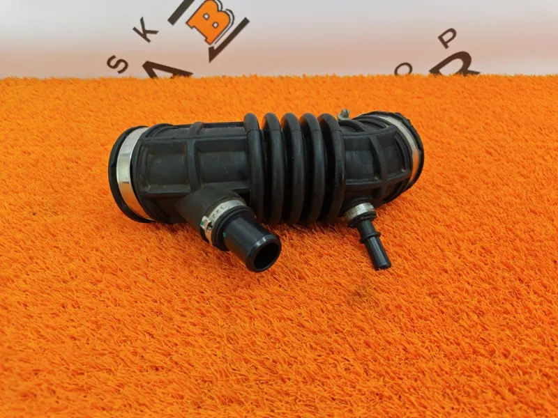 Патрубок воздушного фильтра