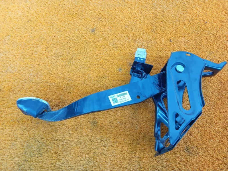 Педаль тормоза