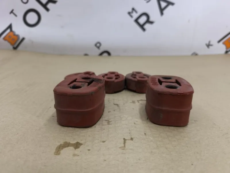 Крепление глушителя