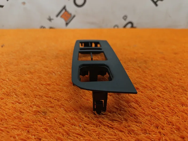 Накладка блока управления стеклоподъемниками