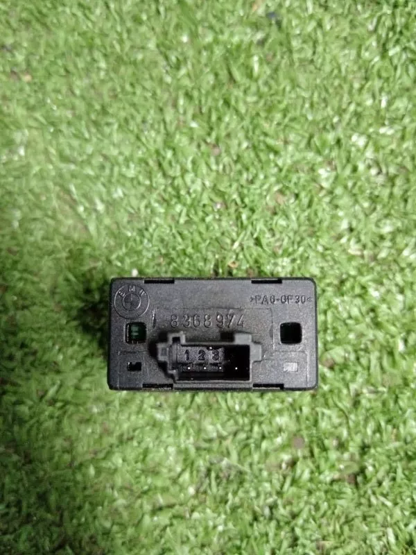 Кнопка стеклоподъемника