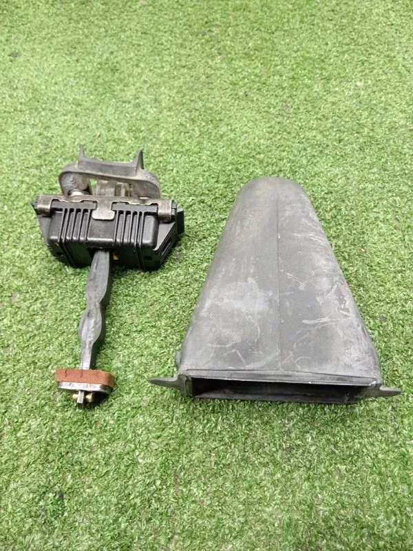 Ограничитель двери