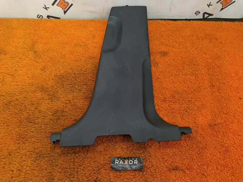 Обшивка центральной стойки