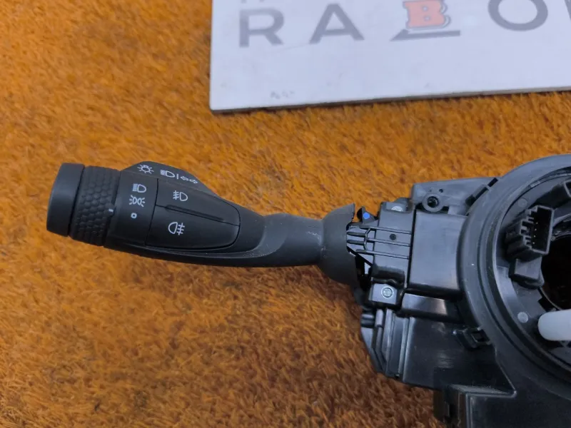 Подрулевой переключатель