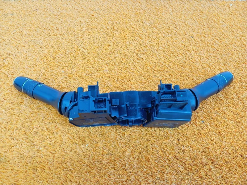 Подрулевой переключатель