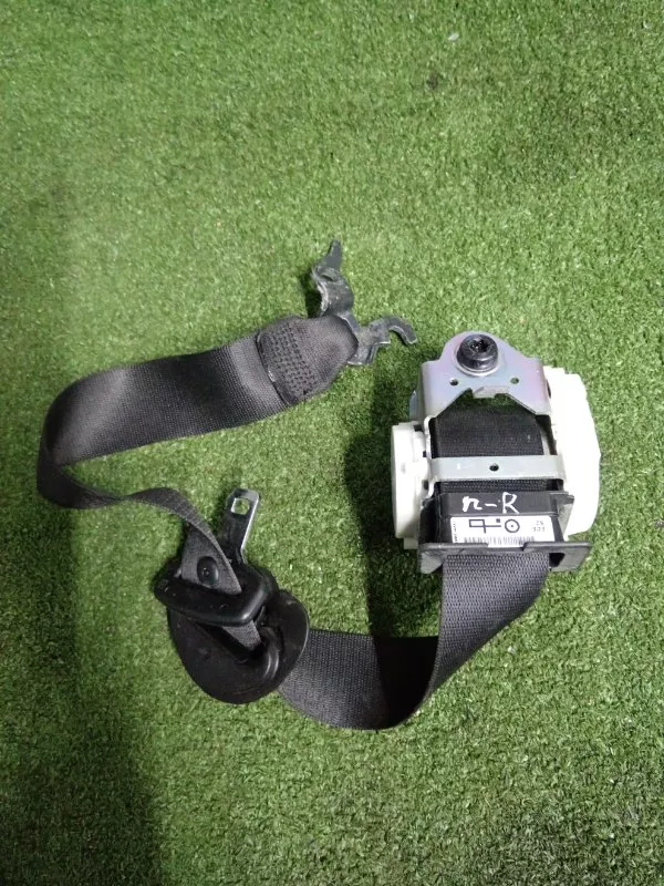 Ремень безопасности