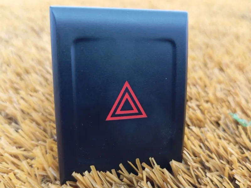 Кнопка аварийной сигнализации