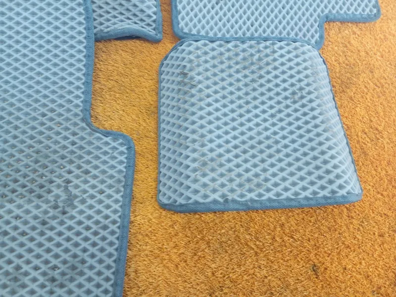 Коврик салона