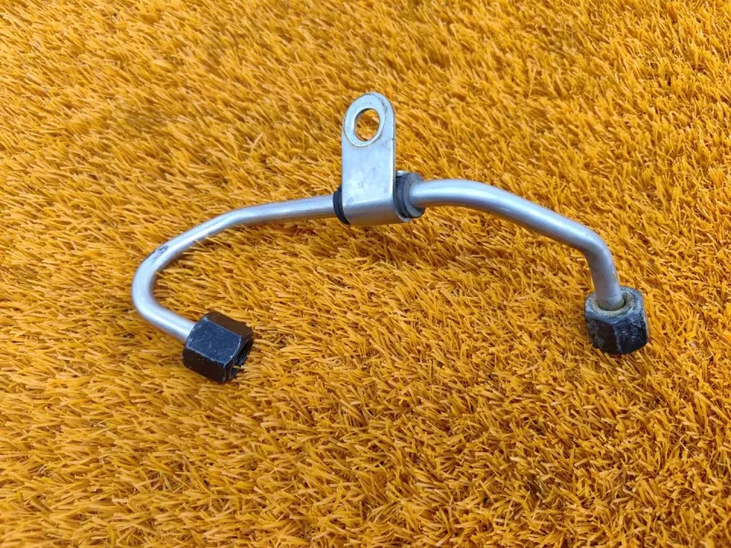 Трубка топливная