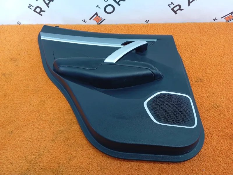 Обшивка двери