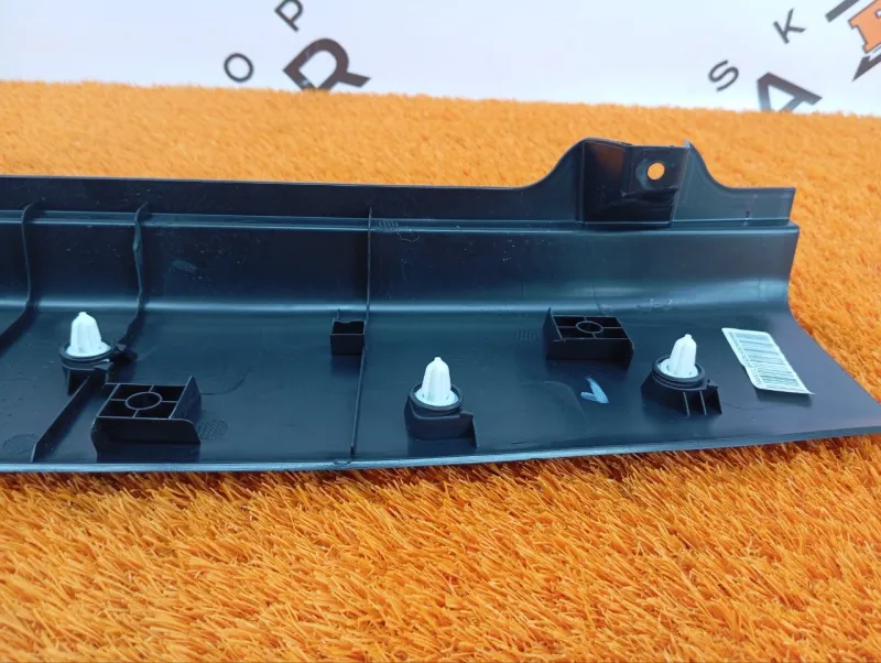 Накладка замка багажника