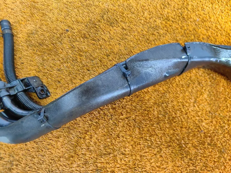 Горловина топливного бака