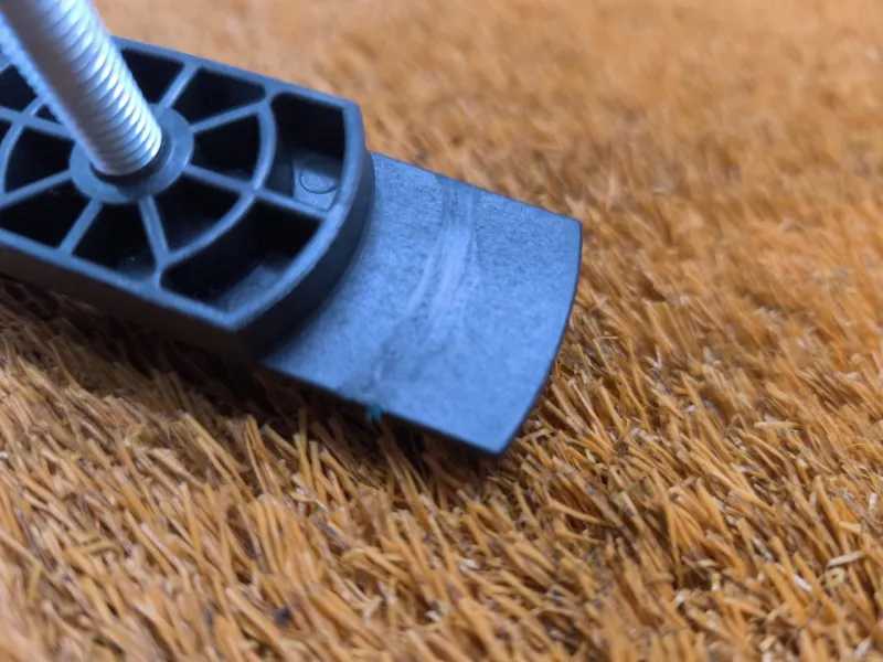 Болт крепления запасного колеса