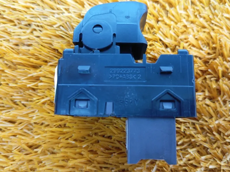 Кнопка стеклоподъемника