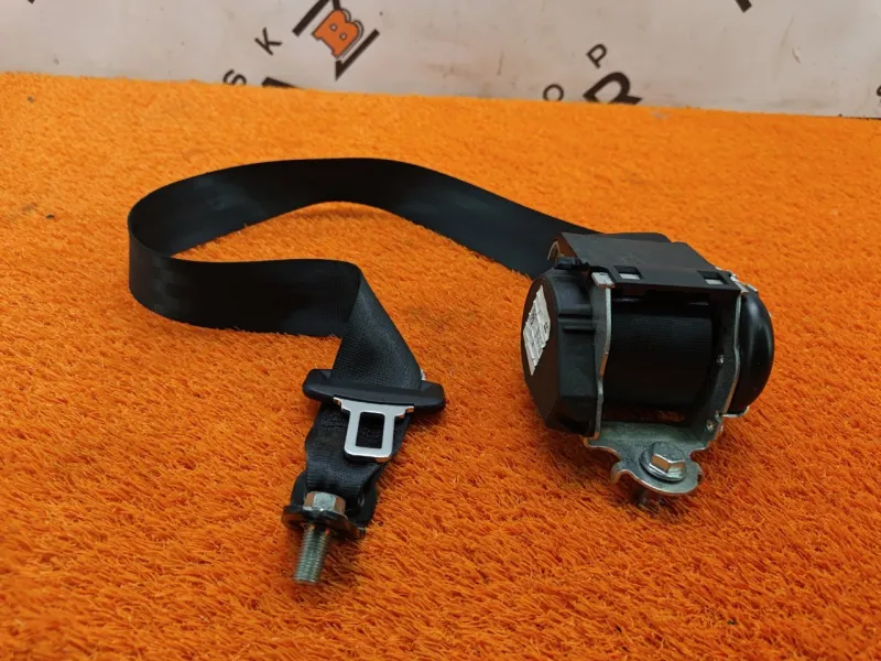 Ремень безопасности