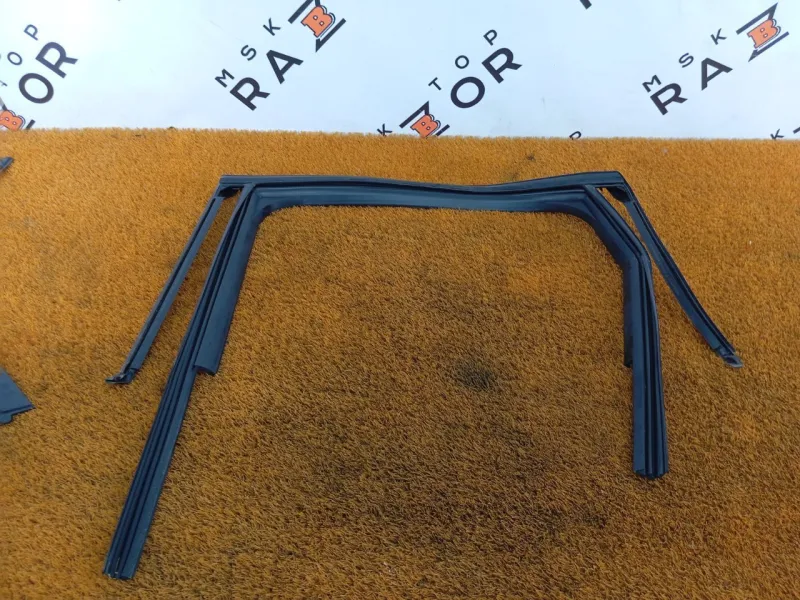 Уплотнитель стекла двери